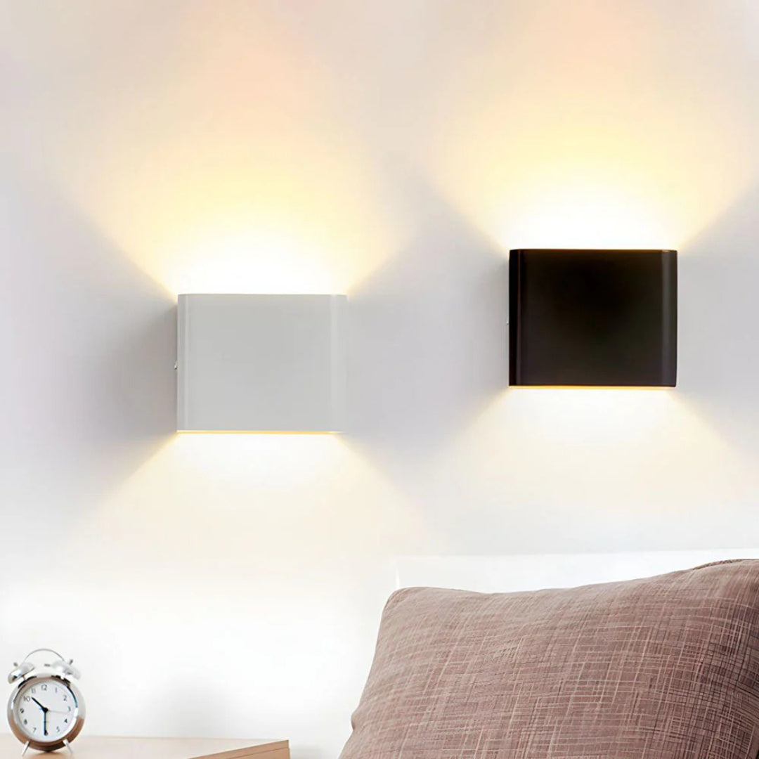 Metalen kubus wandlamp