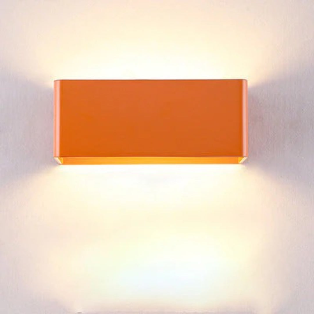 Metalen kubus wandlamp
