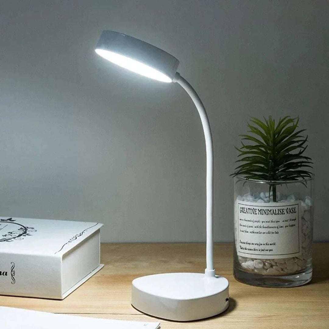 Minimalistische verstelbare LED tafellamp