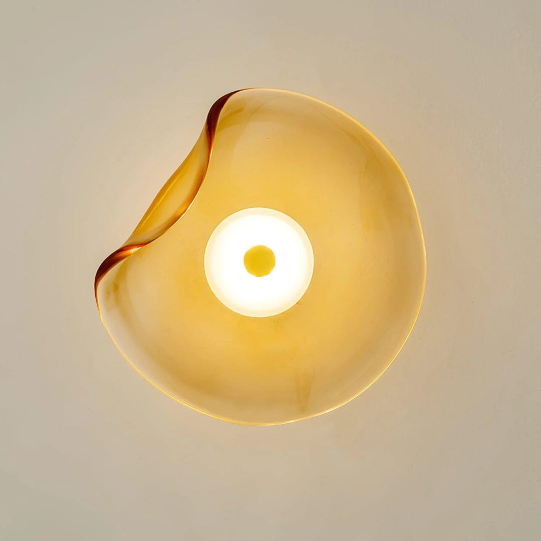 Organisch gevormde glazen LED wandlamp