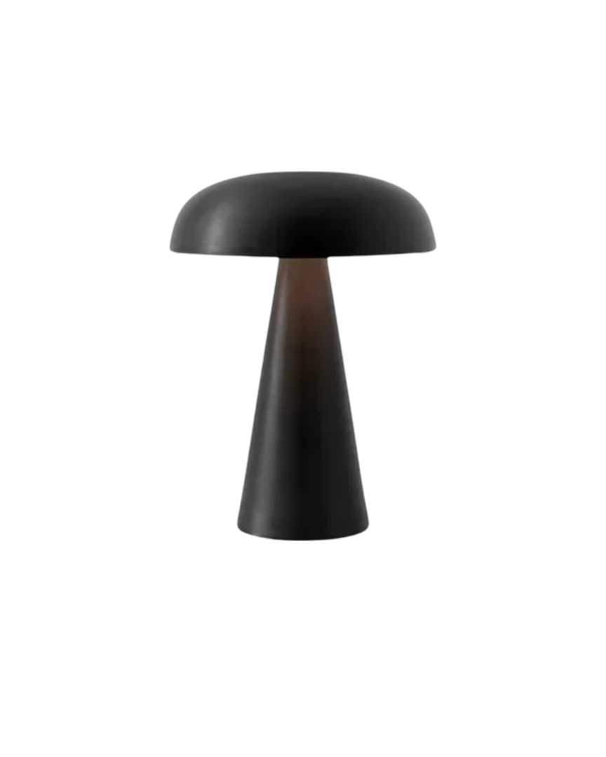 Minimalistische metalen tafellamp