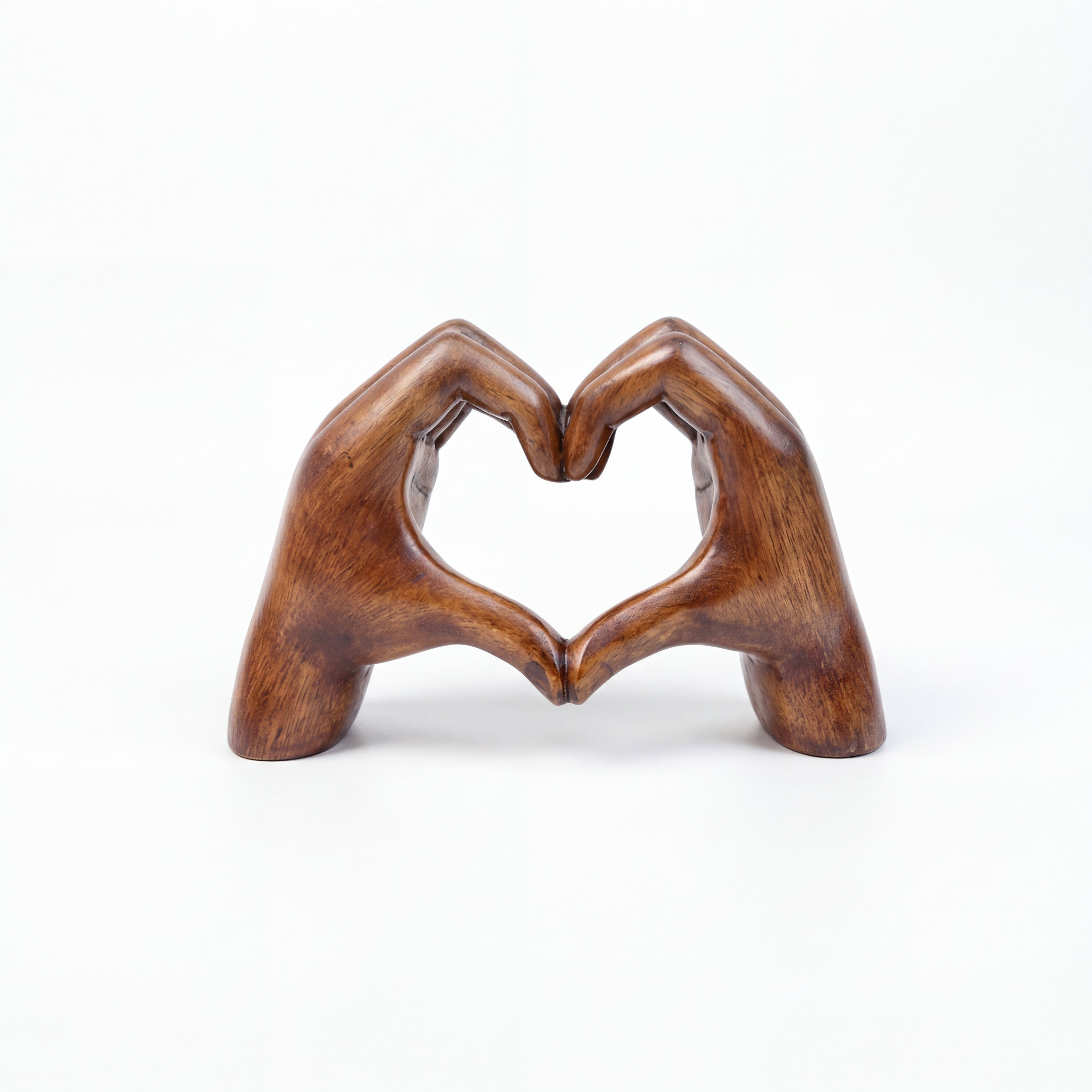 Abstract houten liefdessculptuur
