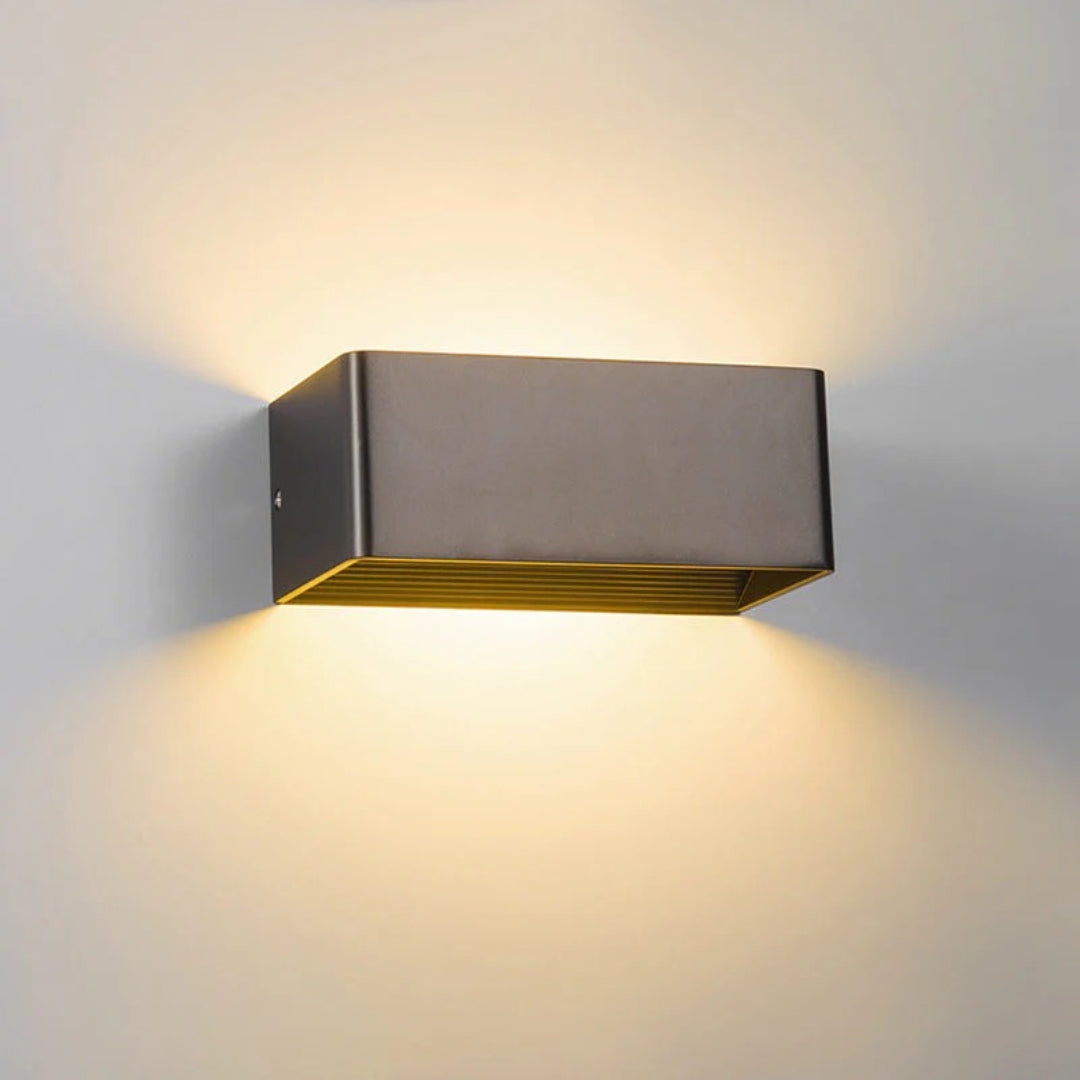 Metalen kubus wandlamp