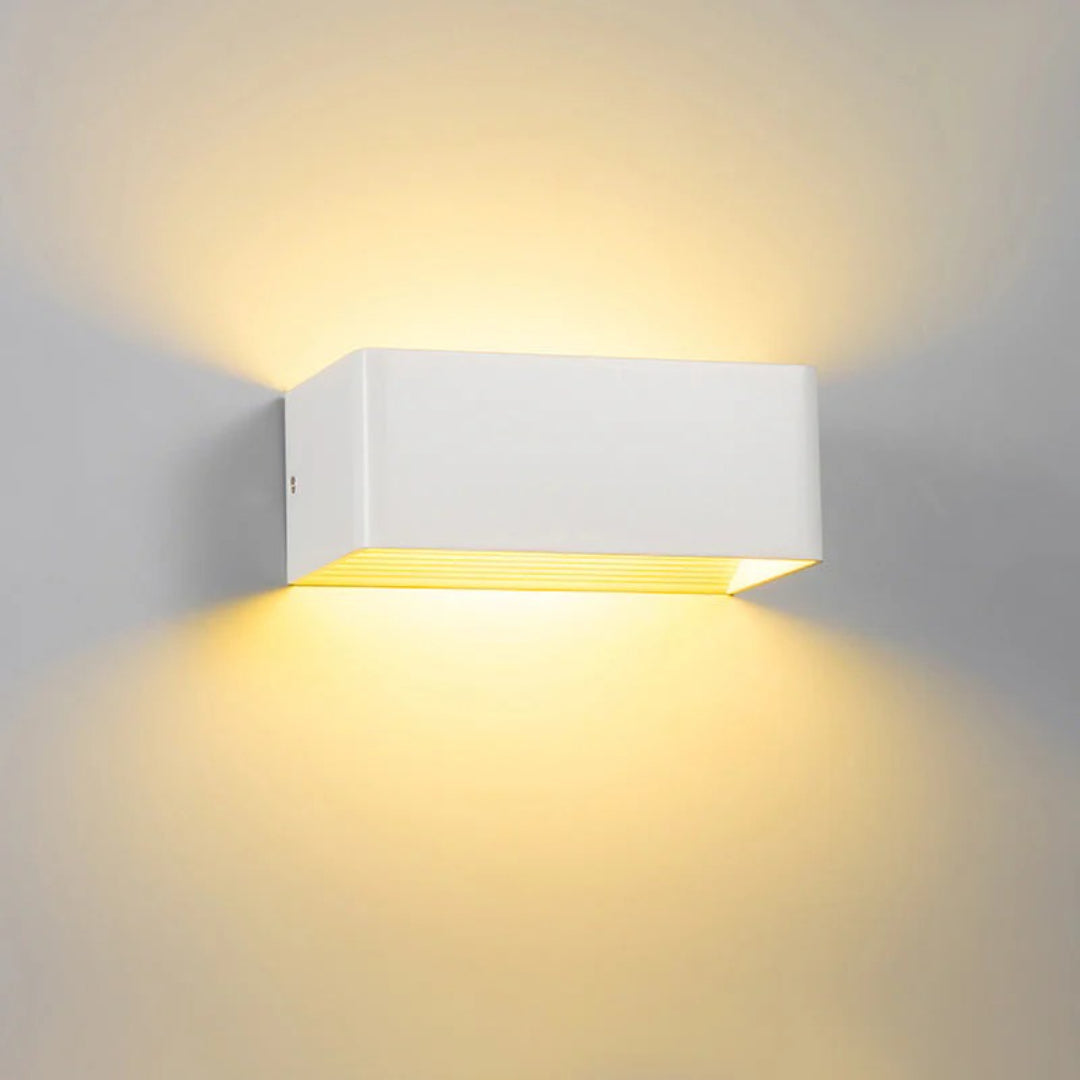 Metalen kubus wandlamp