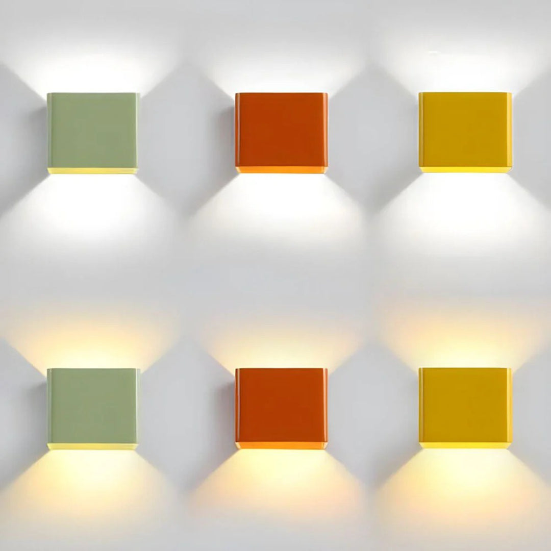 Metalen kubus wandlamp