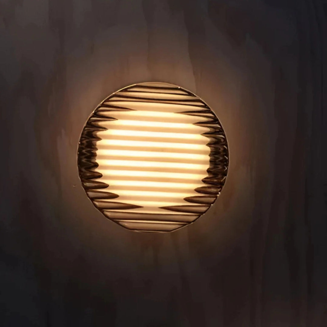 Moderne geribbelde glazen wandlamp