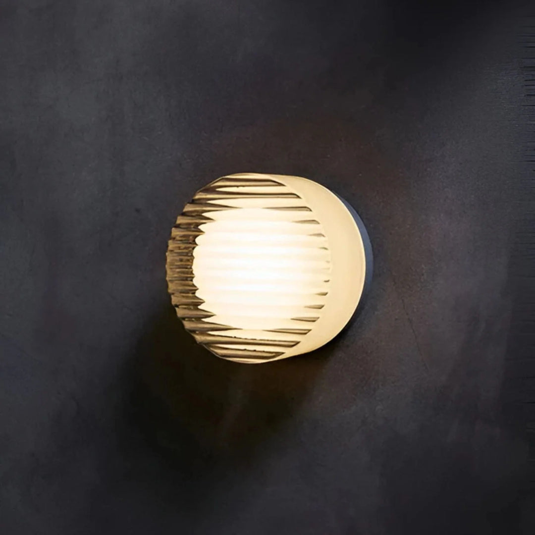 Moderne geribbelde glazen wandlamp