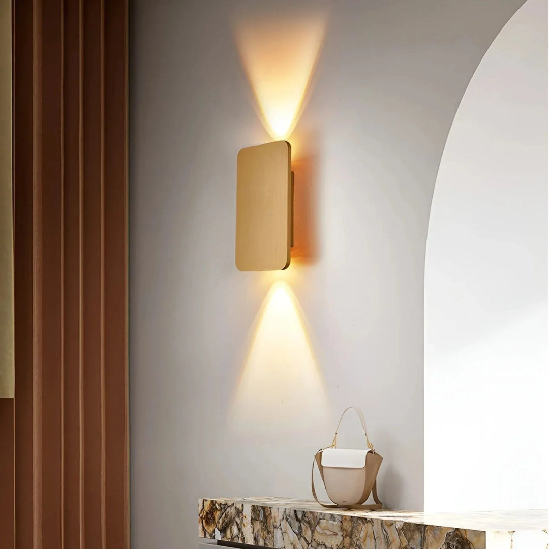 Moderne metalen wandlamp