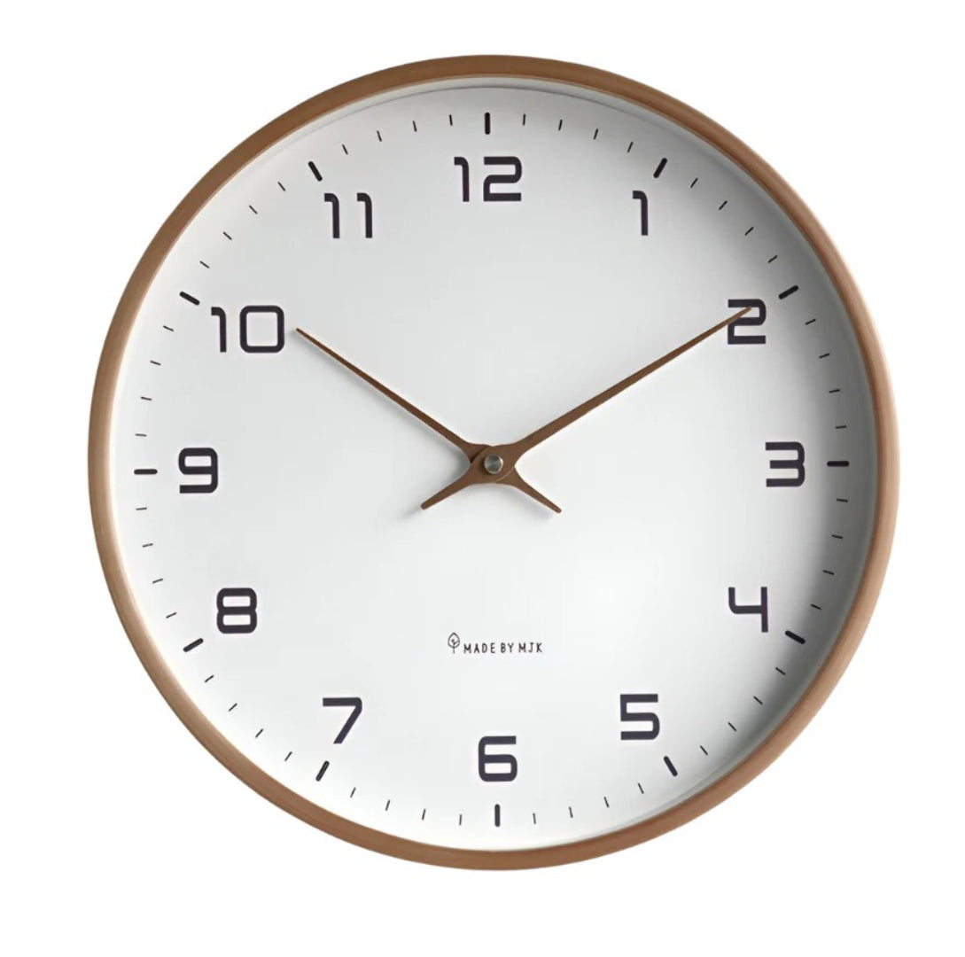 Nordische ronde houten wandklok