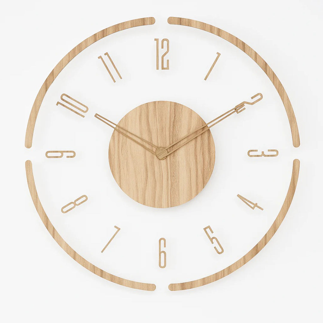 Scandinavische houten wandklok