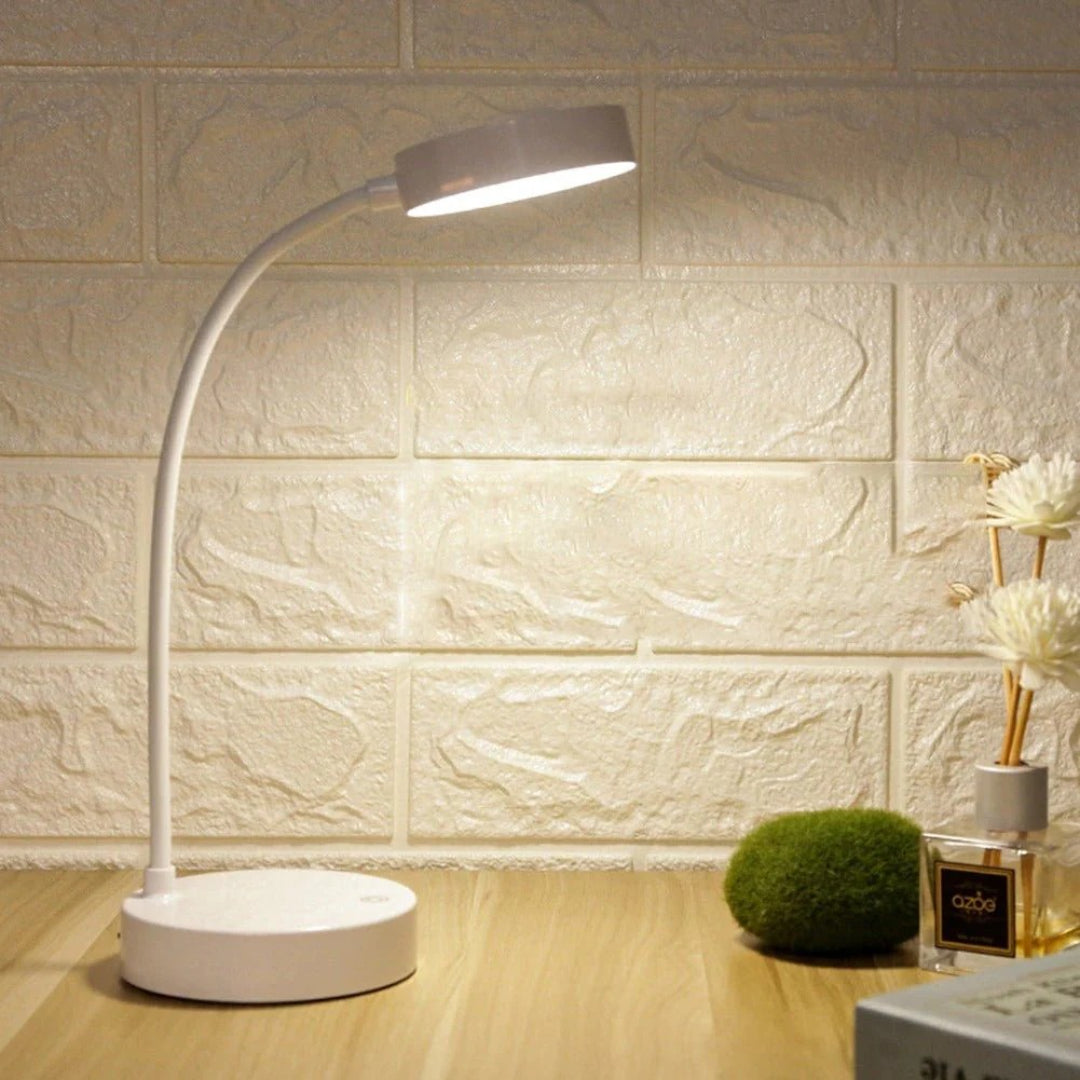 Minimalistische verstelbare LED tafellamp
