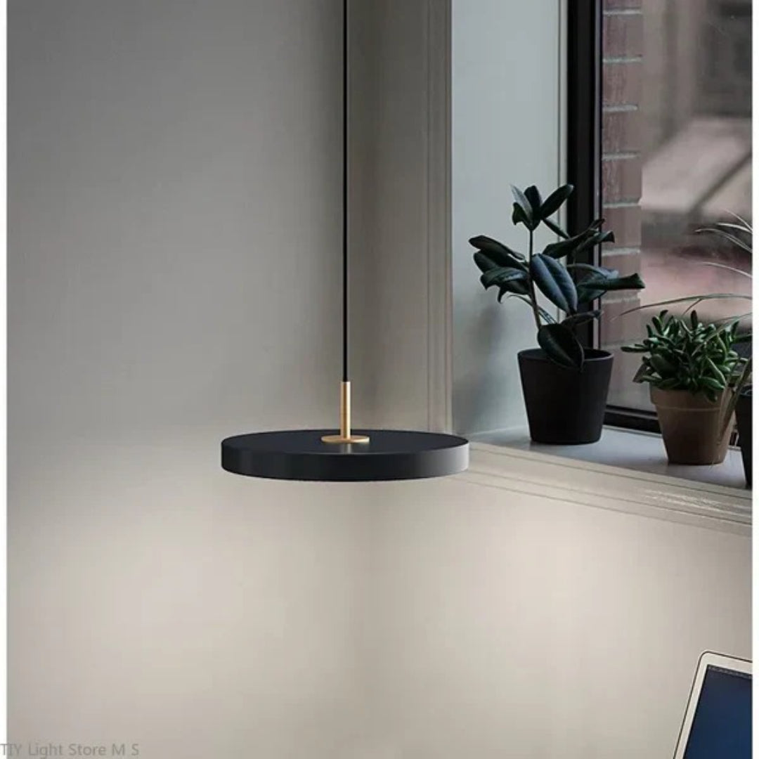 Scandinavische metalen hanglamp