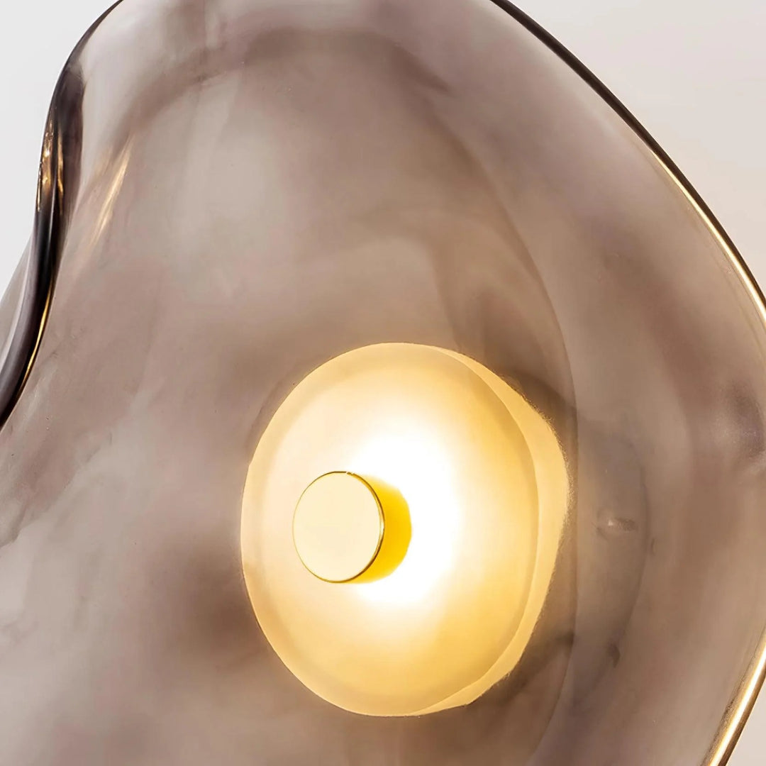 Organisch gevormde glazen LED wandlamp