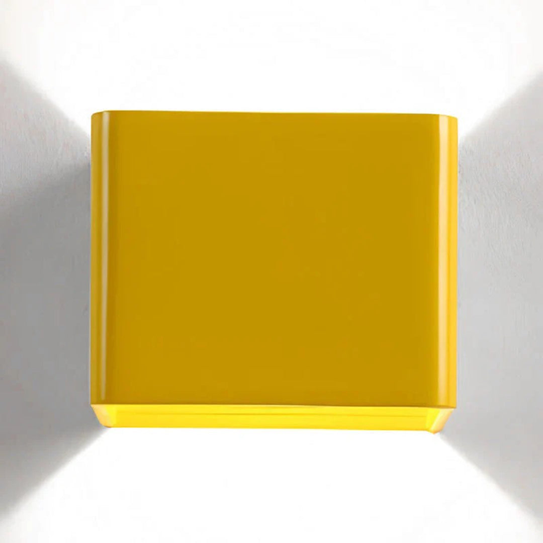 Metalen kubus wandlamp