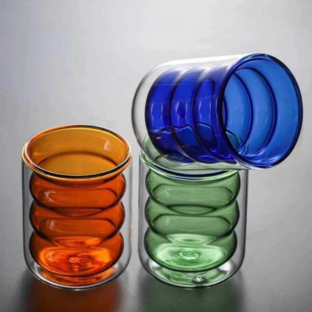 Golvend dubbelwandig glazen tumbler