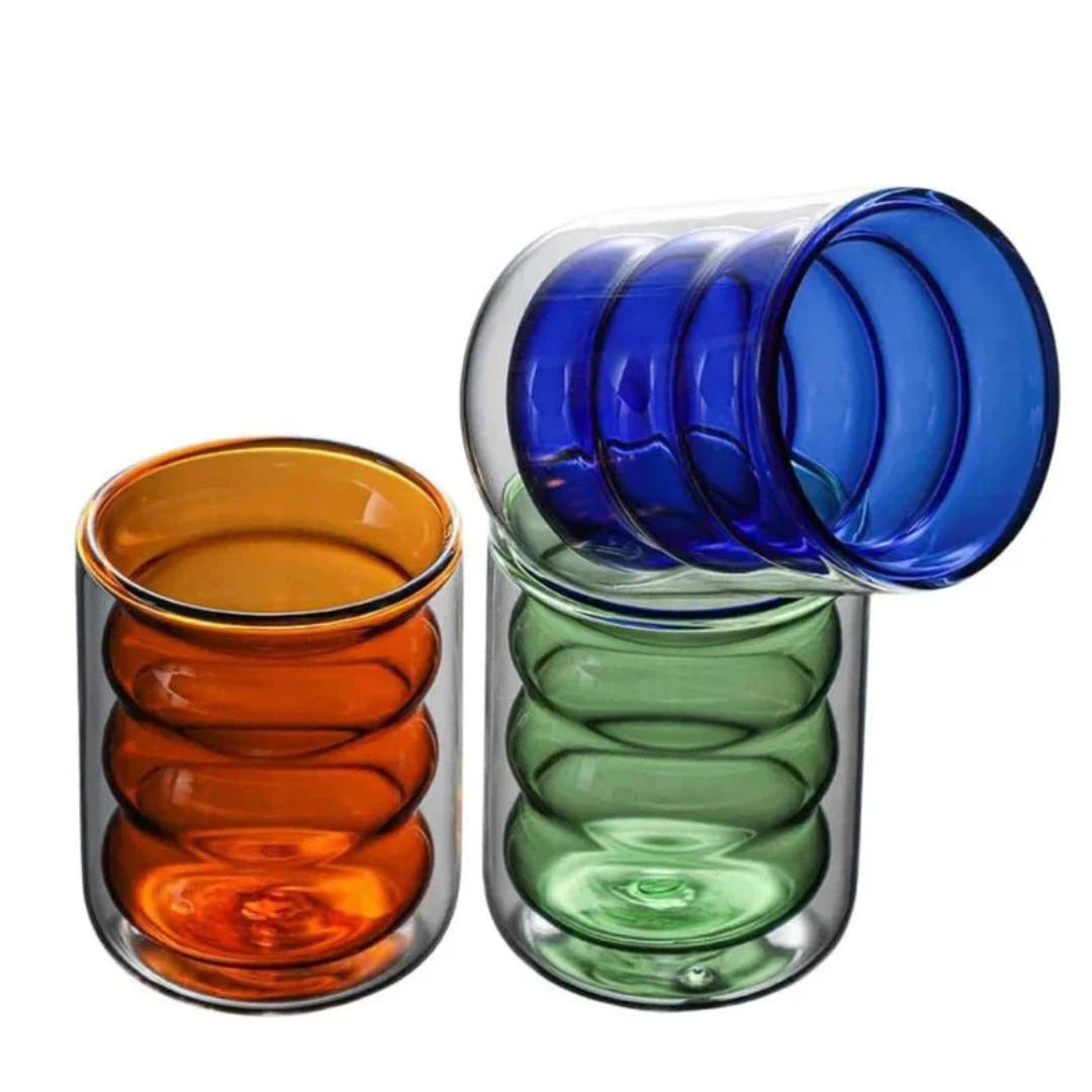 Golvend dubbelwandig glazen tumbler