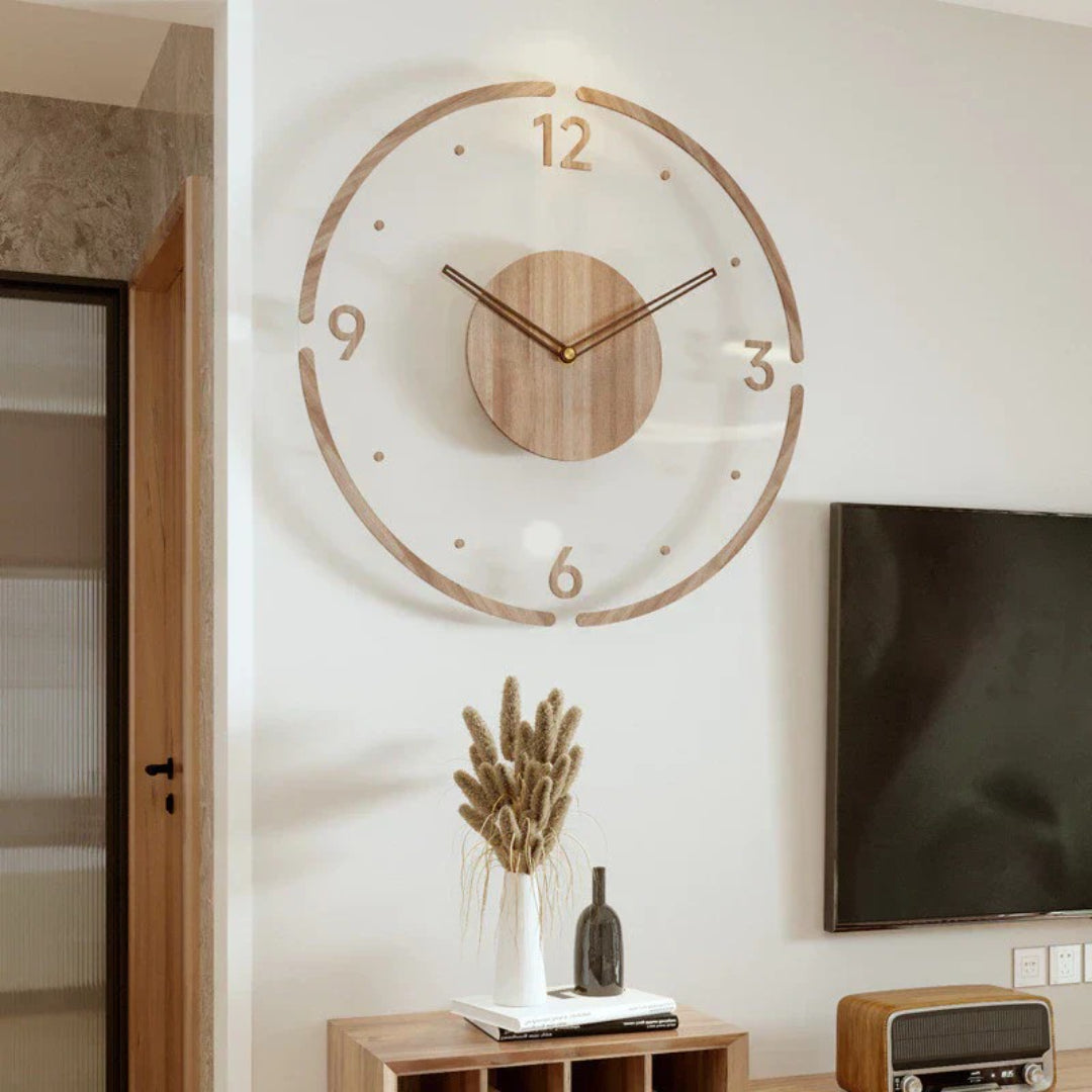 Scandinavische houten wandklok